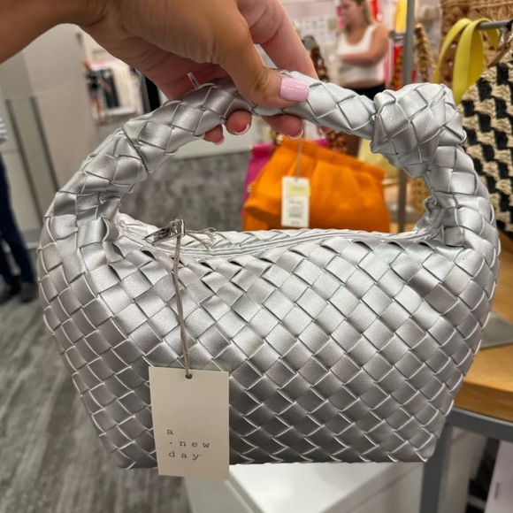NWT A NEW DAY SILVER METALLIC WOVEN PURSE - Picture 1 of 1